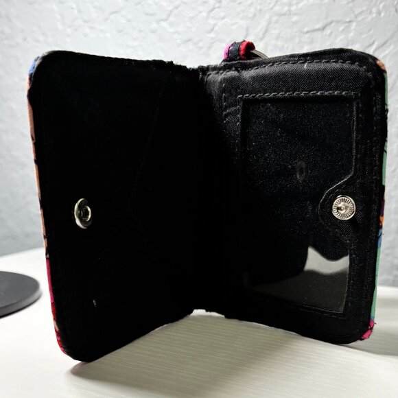 Vera Bradley Floral Fiesta Quilted Wristlet Wallet Key ID Holder - Picture 3 of 3